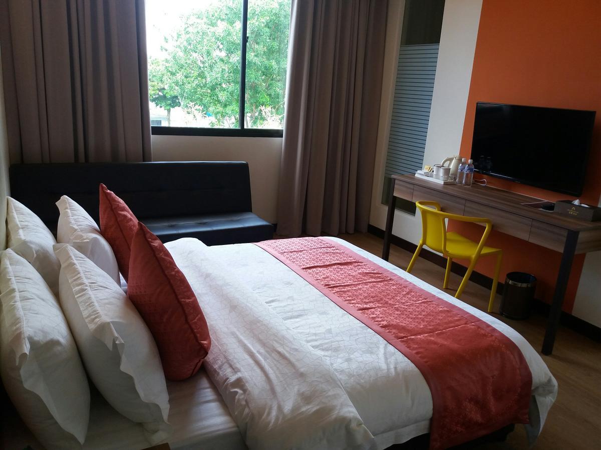 Memoire Hornbill Hotel Kuching Exterior photo