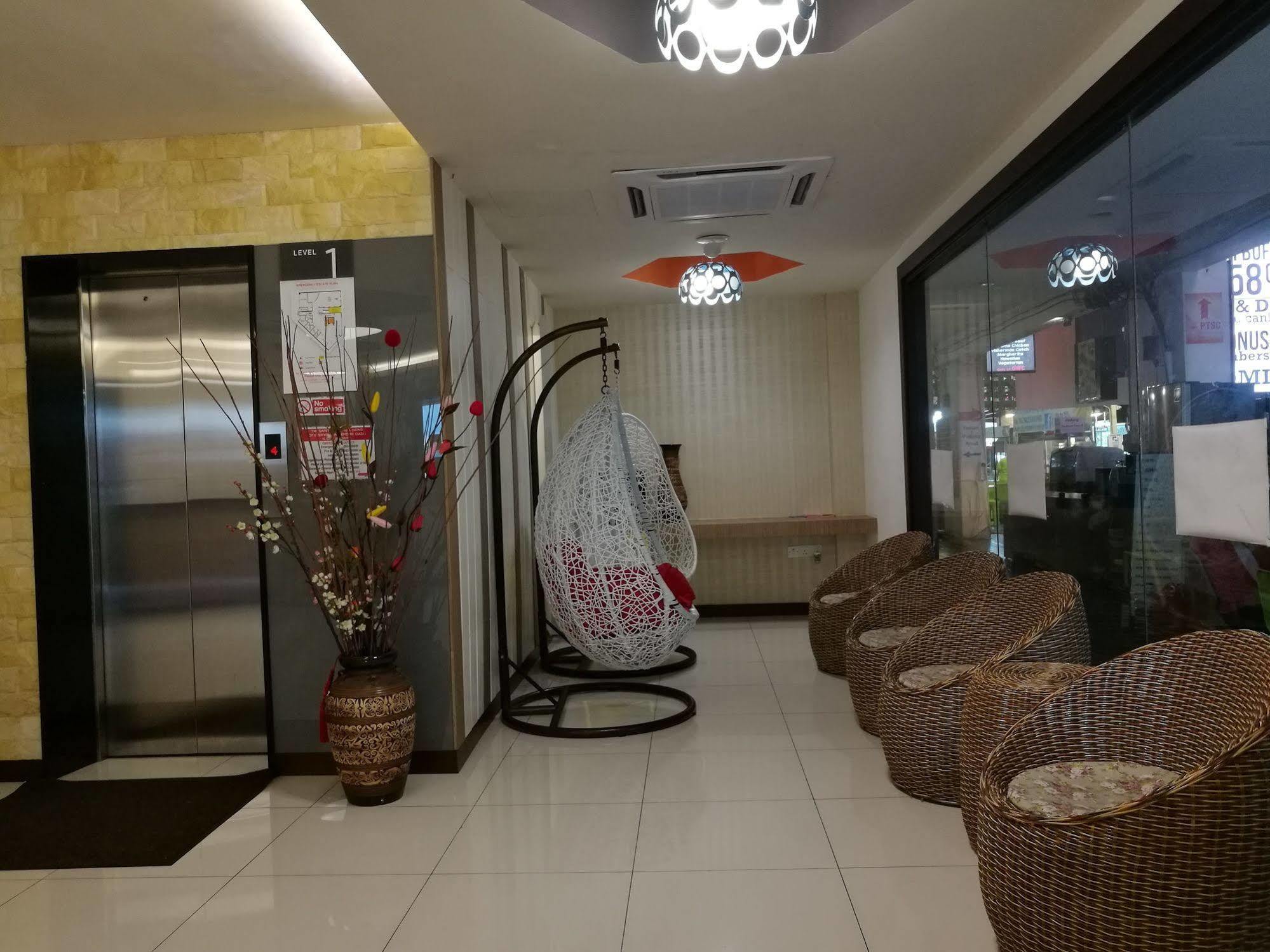 Memoire Hornbill Hotel Kuching Exterior photo