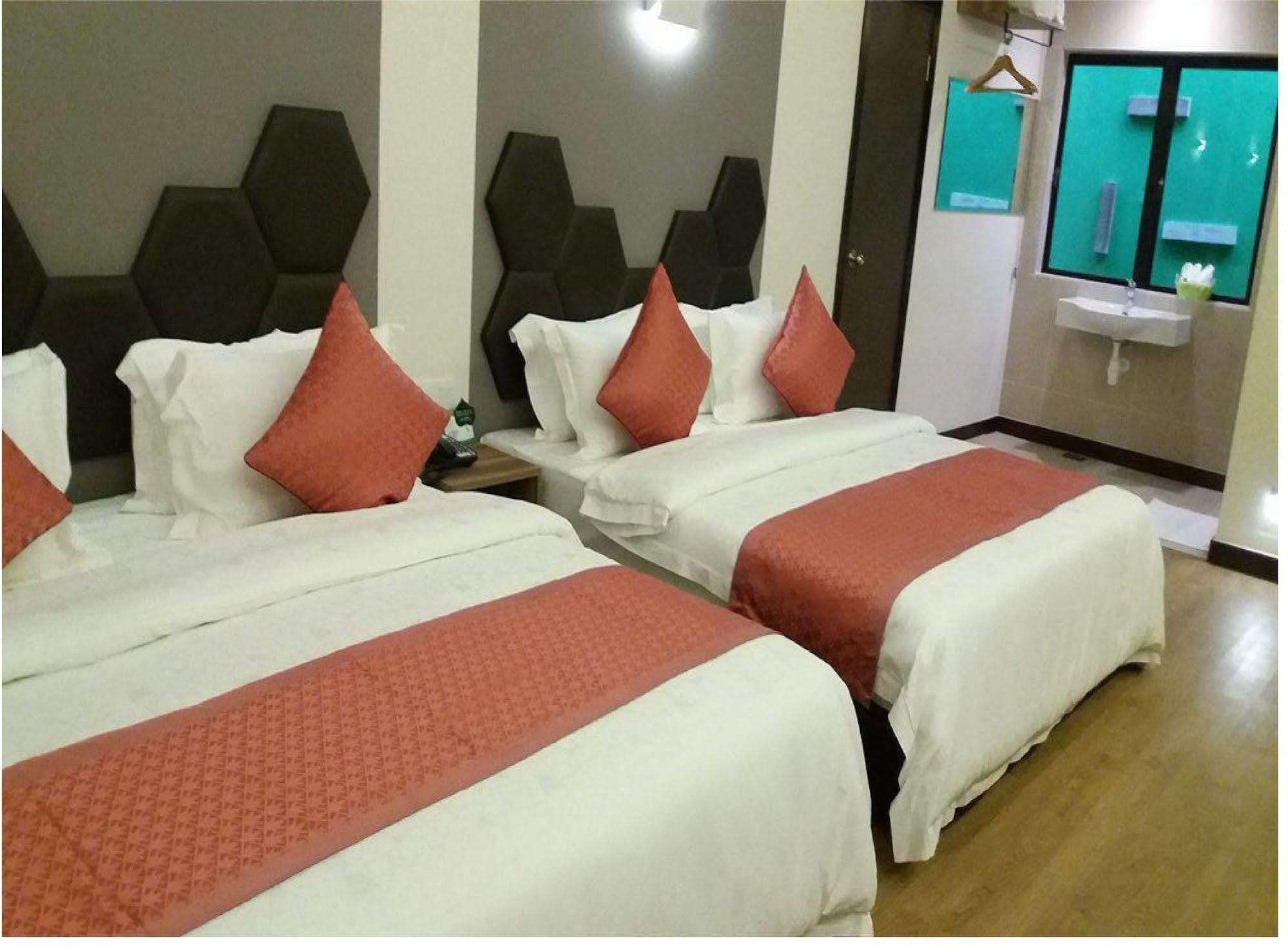 Memoire Hornbill Hotel Kuching Exterior photo